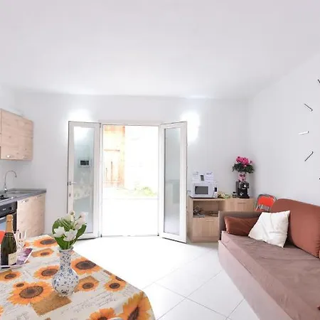Izzhome New One 2* Pula