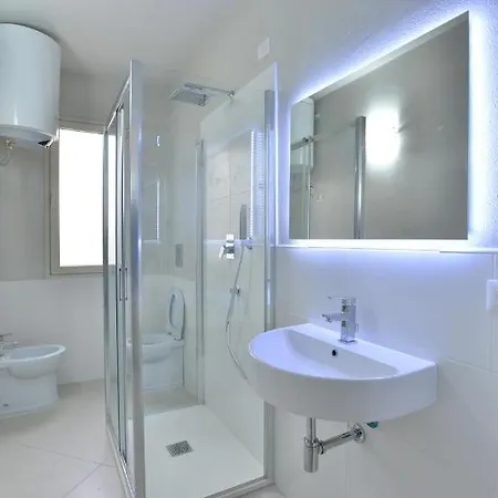 Izzhome New One Hotel Pula